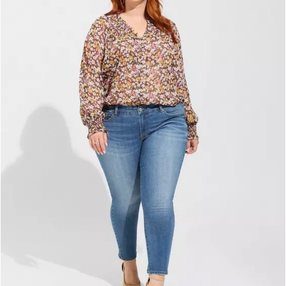 Torrid 3X Blouse Long Sleeve Fall Floral Metallic Thread Button Details Relaxed - Picture 2 of 14